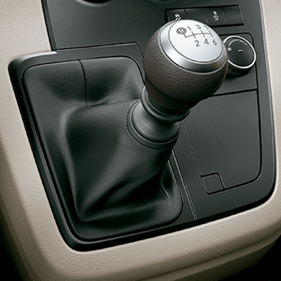 Escoja entre transmisión mecánica o automática. 
 Todas las versiones están equipadas con transmisión mecánica de 6 velocidades, la cual brinda un performance superior. También puede escoger la transmisión automática de 6 velocidades. Adicionalmente, está disponible la transmisión mecánica inteligente [iMT] (disponible según versión).